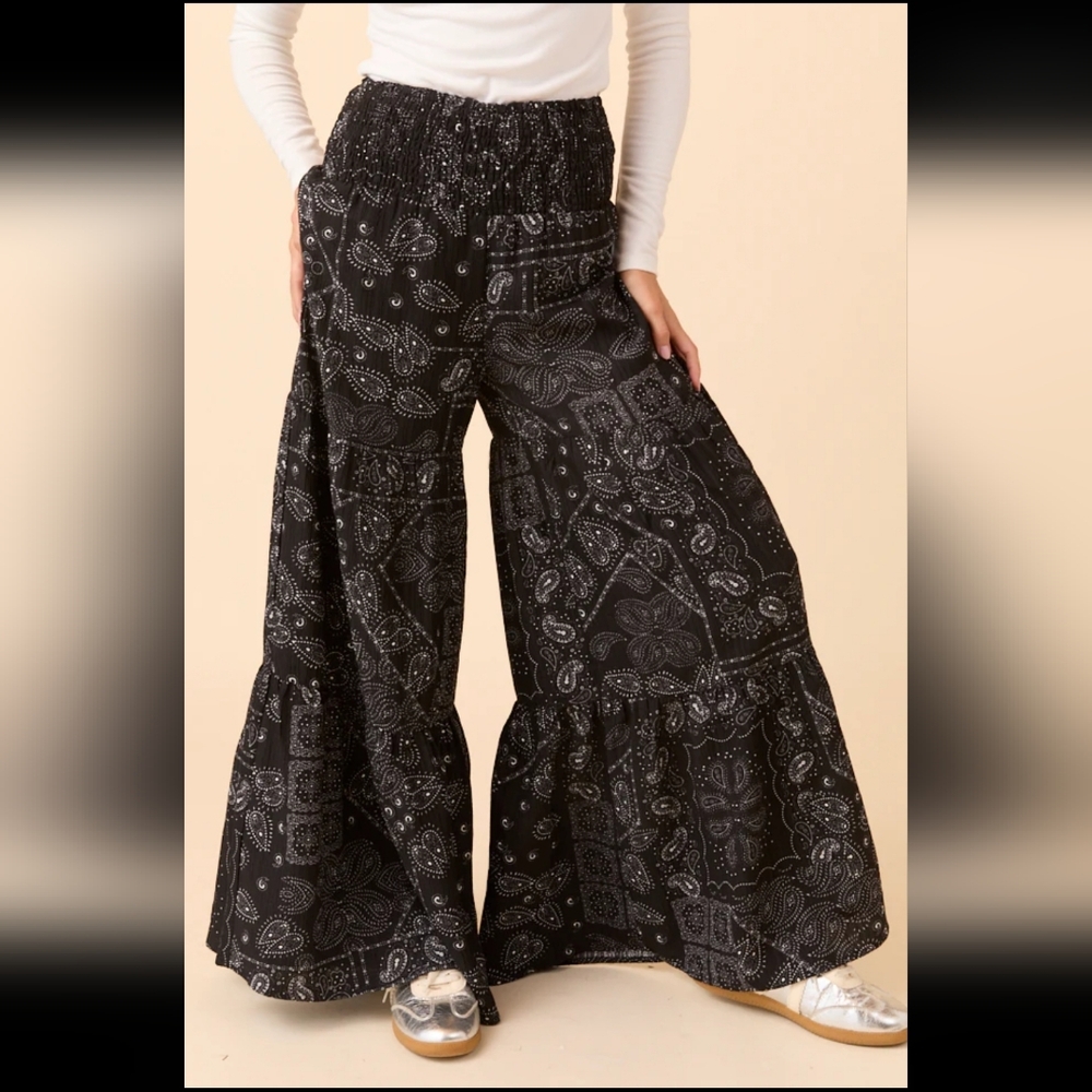 NEW!!!"POL Style" Fabulous & Flowy Black Paisley WideLeg Pants , NWT